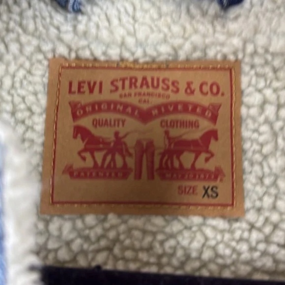 Levi's Ex-Boyfriend Sherpa Trucker Jacket Size Extra Small NEW - Picture 2 of 5
